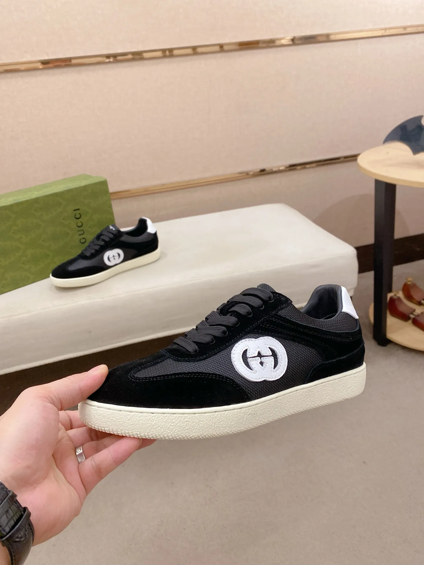 Men's clothing and shoes💰:400💰 (GUCCI) The latest model from the official website🎁🎁Casual and fashionable men's shoes👟, hot style💥The version is simple and elegant, exclusive for trendy men. The unique latest brand elements from the official website👑Original Gucci decoration, fashionable and generous, the fabric is original cowhide ✅Mesh breathable lining, the official website specifies wear-resistant casual outsole, the classic model is taken in kind at the counter🎬38-44 (can be customized for 45 non-refundable)